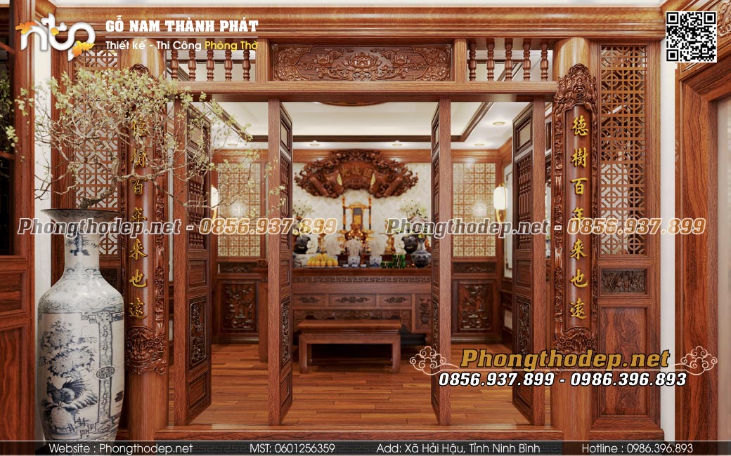 Cửa bức bàn trong phòng thờ gia tiên truyền thống